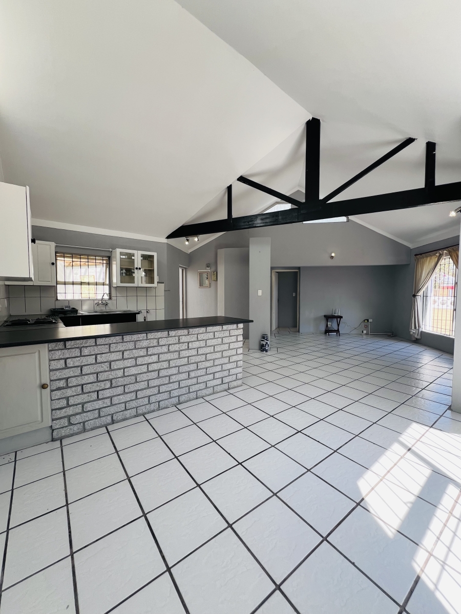 3 Bedroom Property for Sale in Pine Acres Western Cape